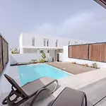 Serena Homes By Livvo 빌라 *