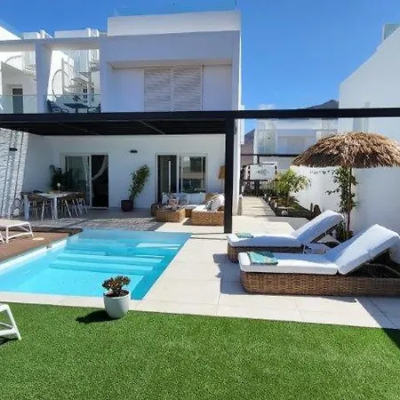 Vila Serena Homes By Livvo *