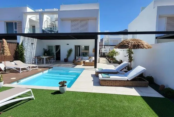 Vila Serena Homes By Livvo *